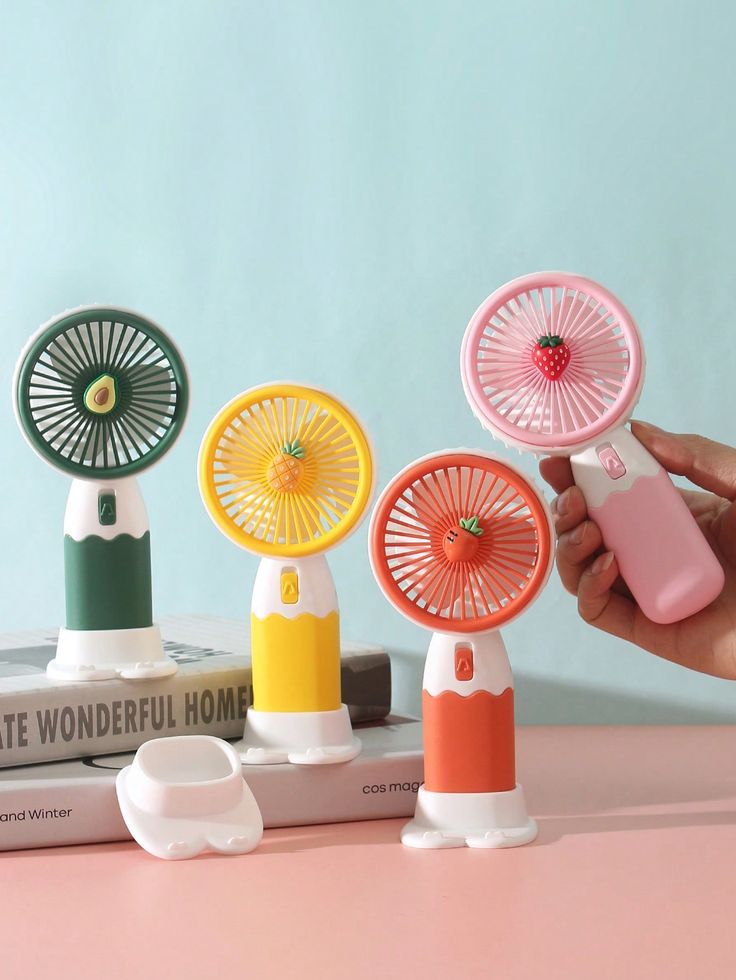 Mini Fan Rechargeable /Hanheld Desktop USB Fan Electric Portable Mini Desk Fan for Kids - Rechargeable USB Battery - Handheld Fan with Adjustable Speed - Versatile Usage Mobile holder